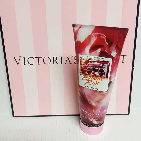Victoria's Secret Victoria's Secret Bloom Box Fragrance Body Lotion - Picture 1 of 5